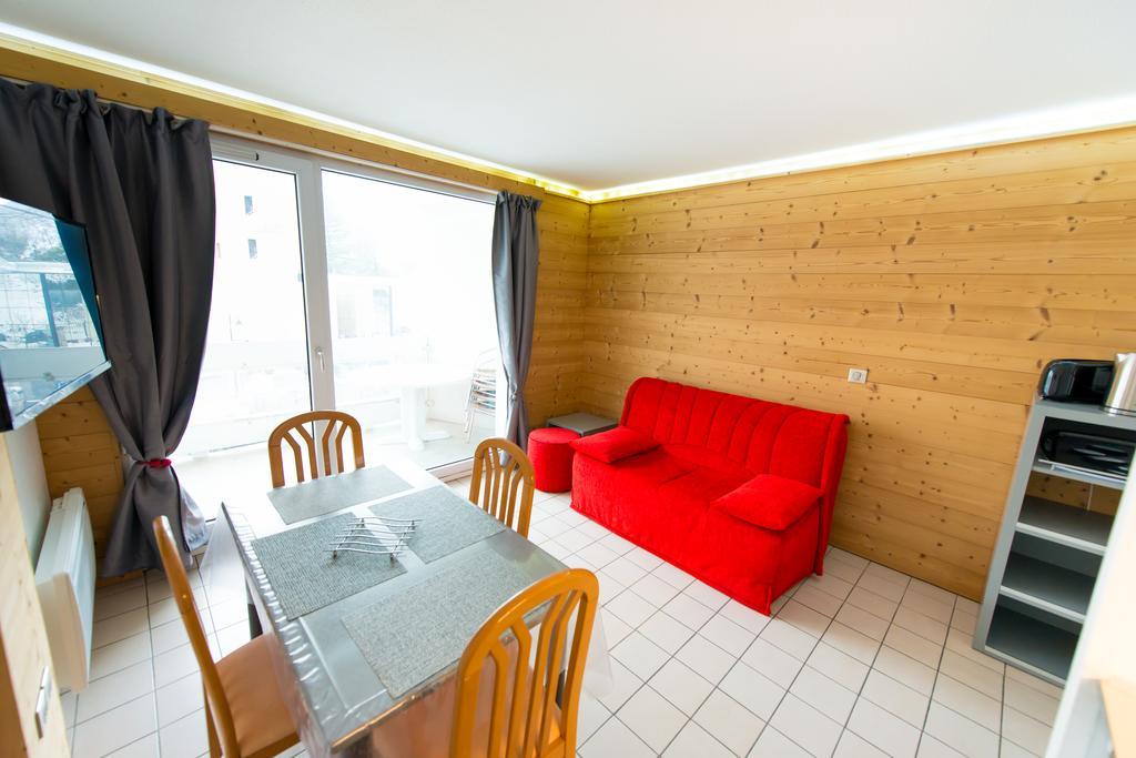 Terres De France - Residence Les Silenes Allevard Exterior foto