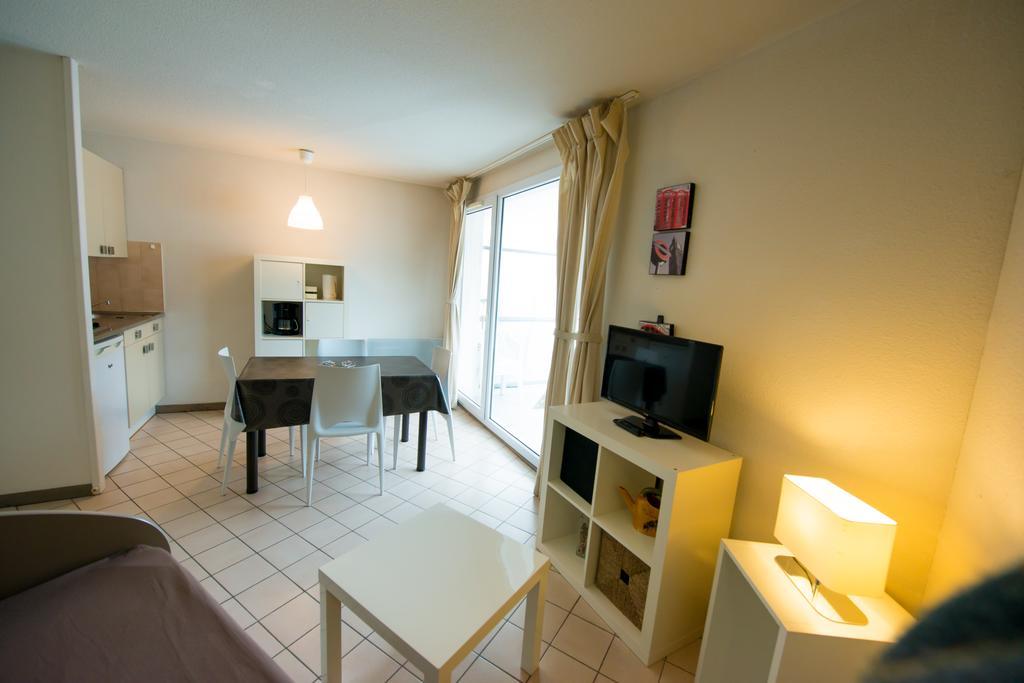 Terres De France - Residence Les Silenes Allevard Exterior foto